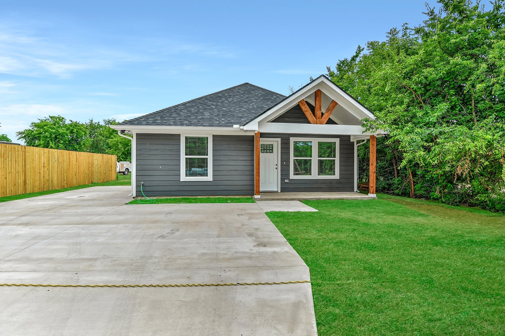 810 E Houston Street Sherman TX 75090
