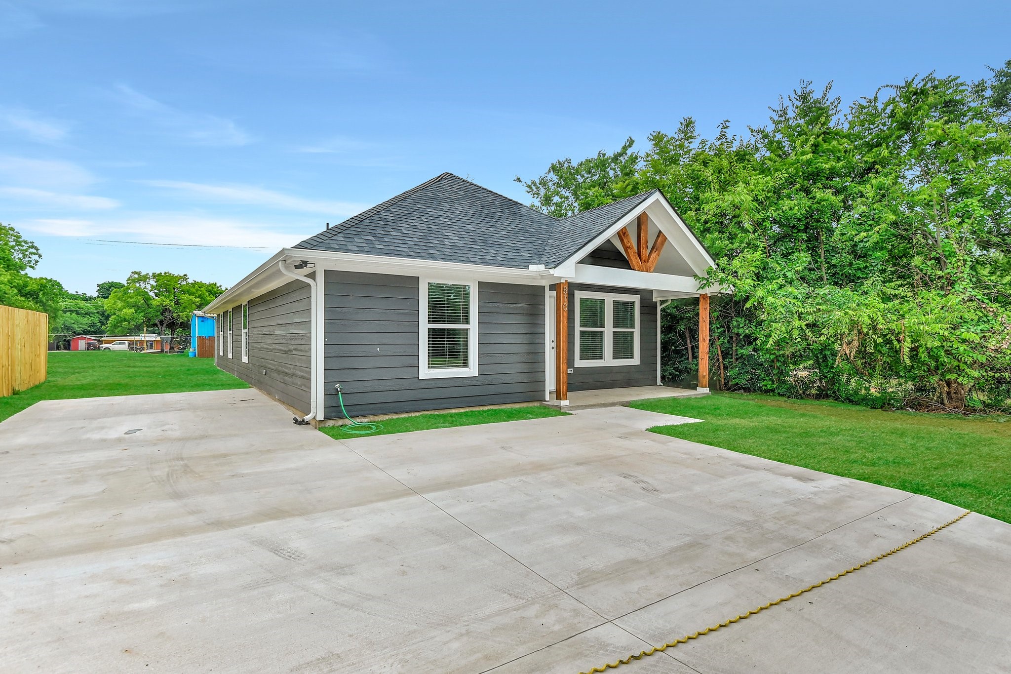 810 E Houston Street Sherman TX 75090
