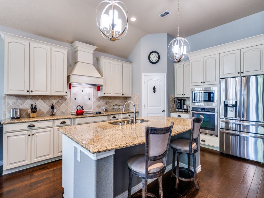 1220 Isabella Lane Savannah TX 76227