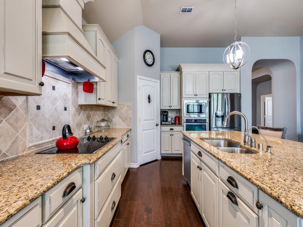 1220 Isabella Lane Savannah TX 76227