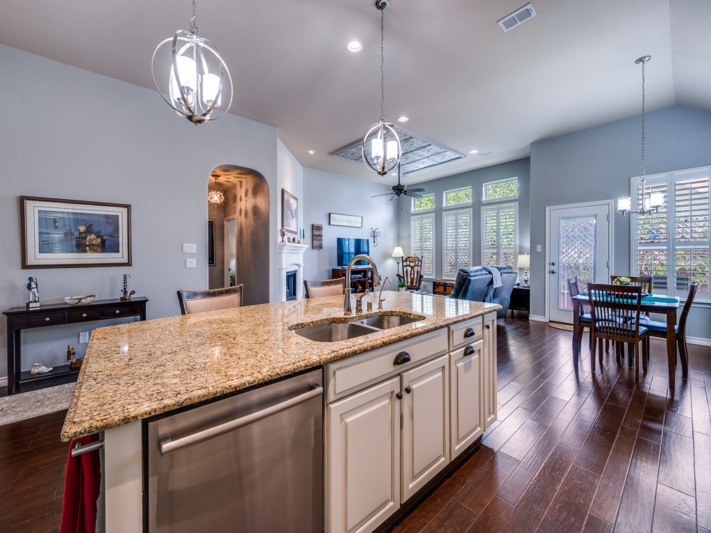 1220 Isabella Lane Savannah TX 76227