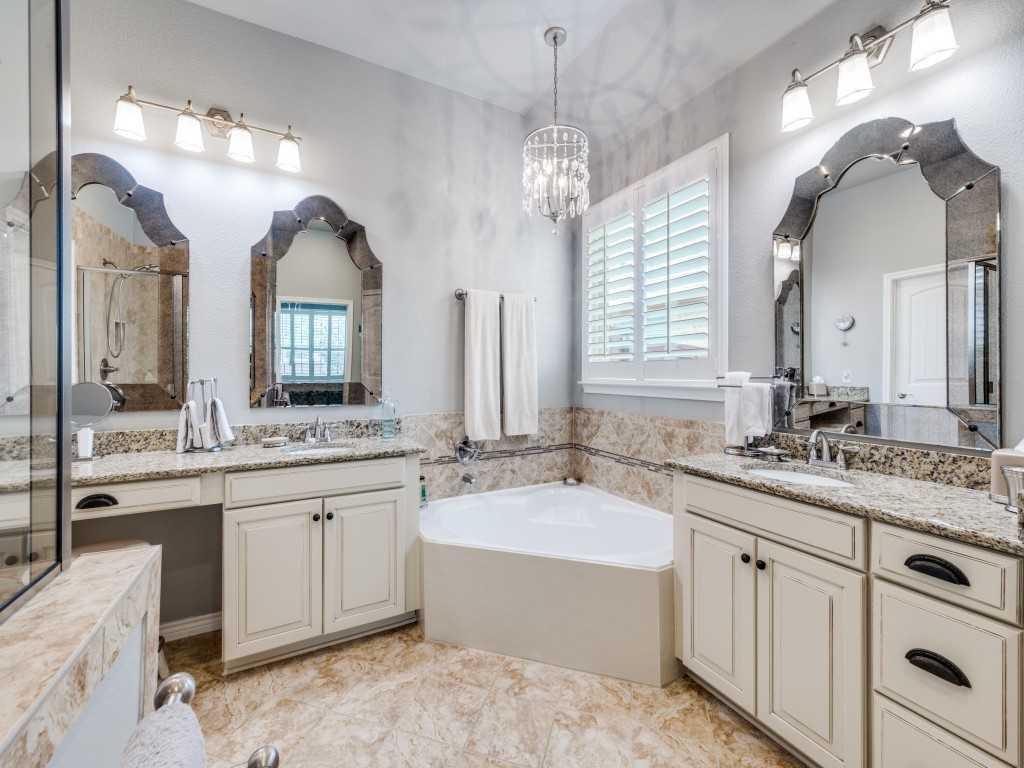 1220 Isabella Lane Savannah TX 76227