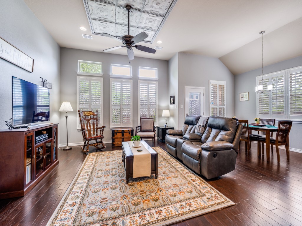 1220 Isabella Lane Savannah TX 76227
