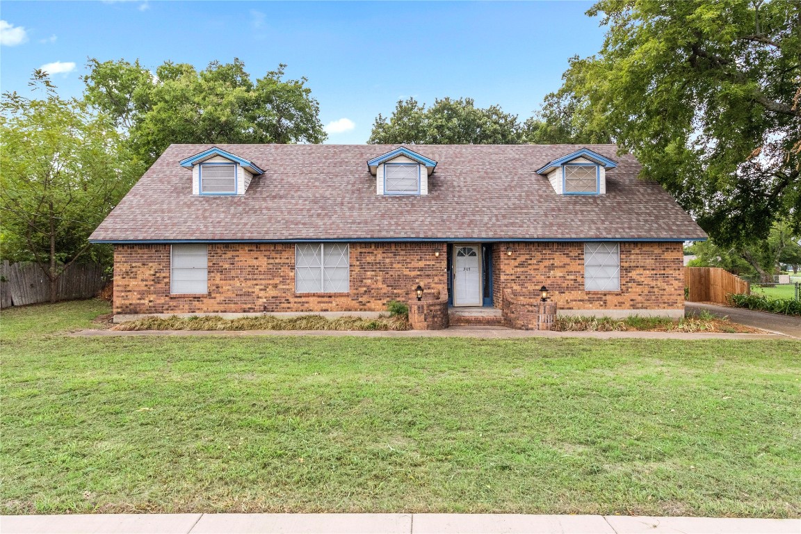 505 S Bond Street Whitewright TX 75491