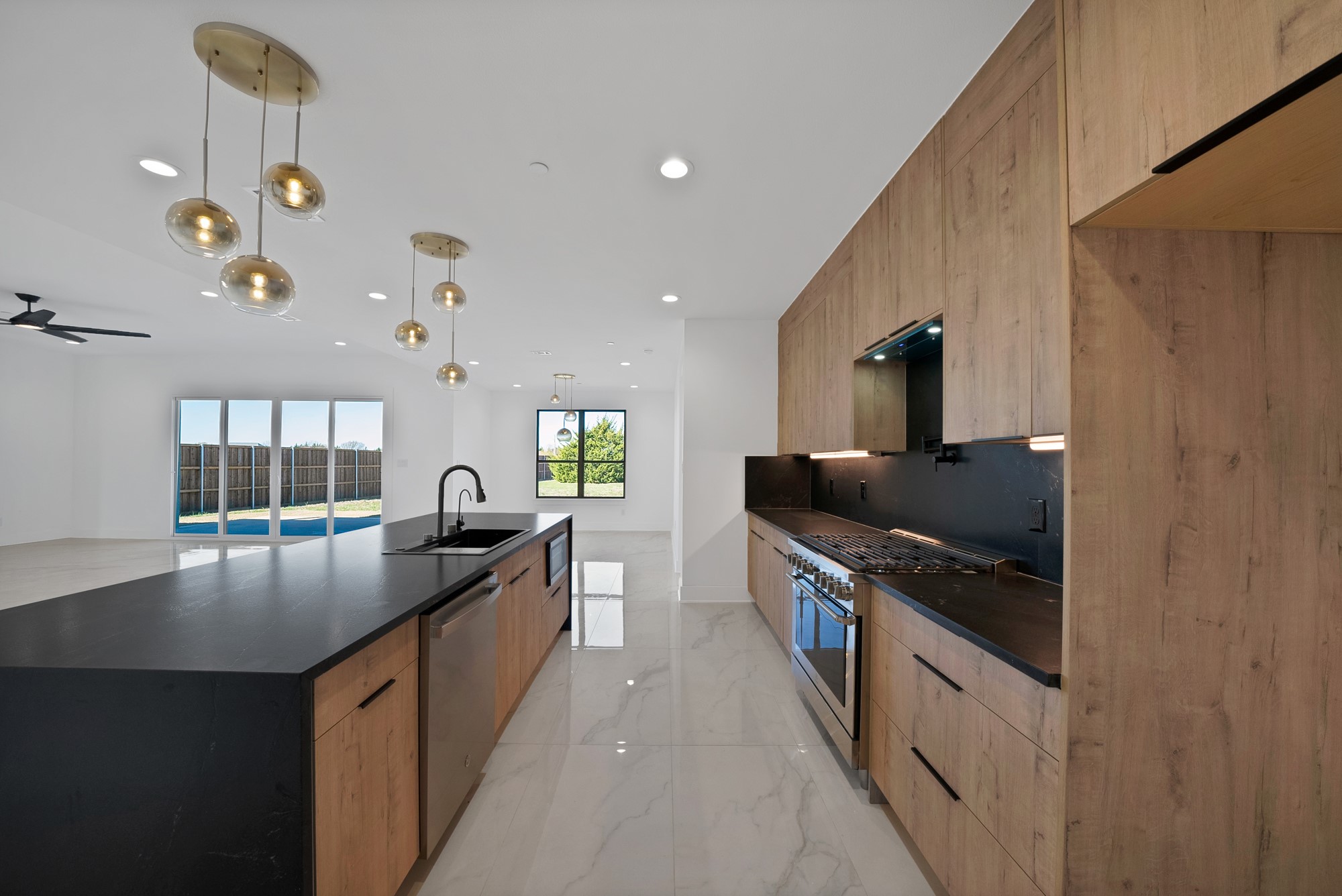 443 Whispering Way Red Oak TX 75154