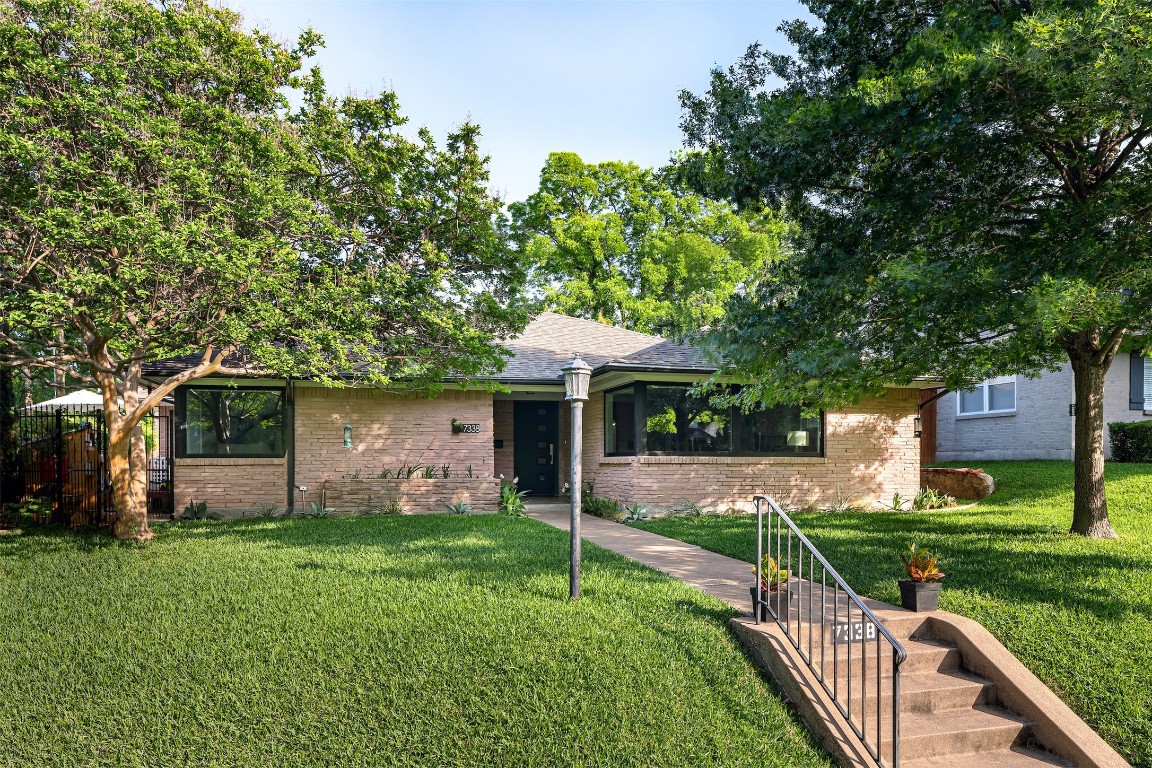 7338 Crownrich Lane Dallas TX 75214