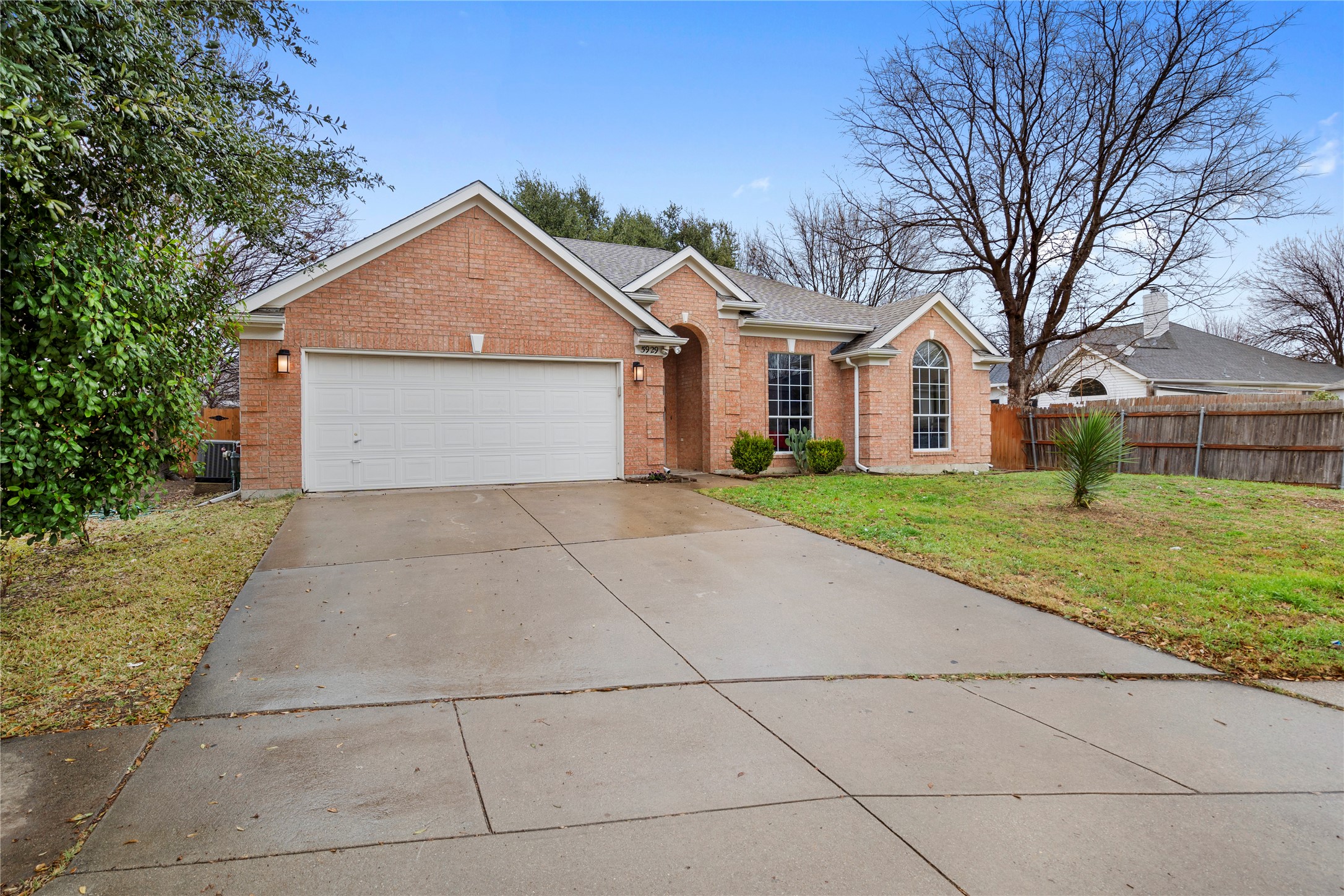 5929 Lakeview Court Haltom City TX 76137