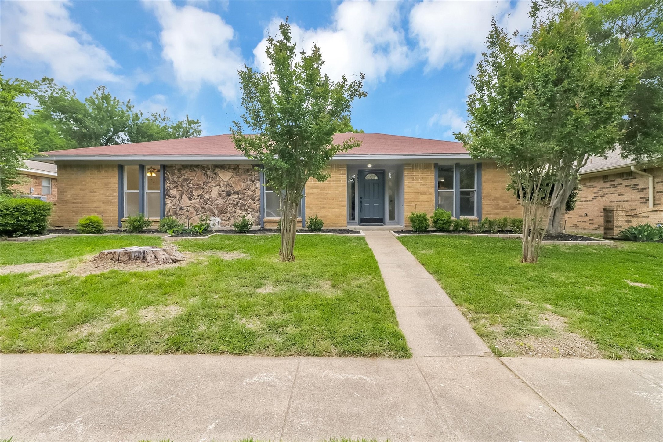 345 Los Santos Drive Garland TX 75043