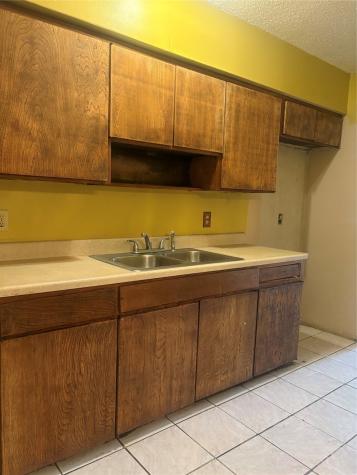 1938 Varsity Drive Grand Prairie TX 75051