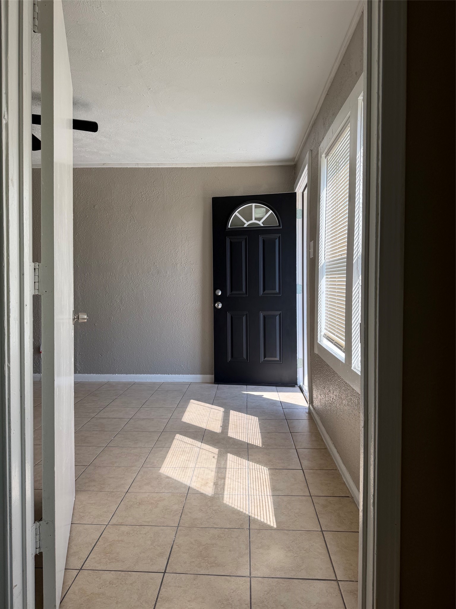2709 Hanger Fort Worth TX 76105