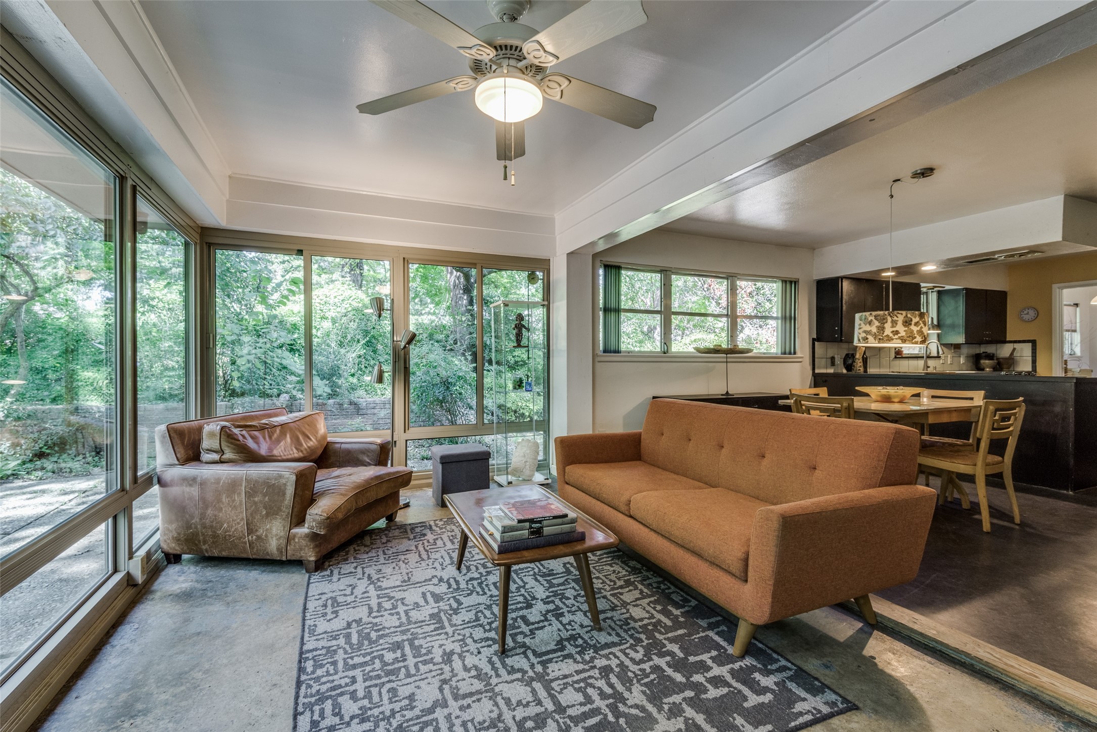 2546 W Five Mile Parkway Dallas TX 75233