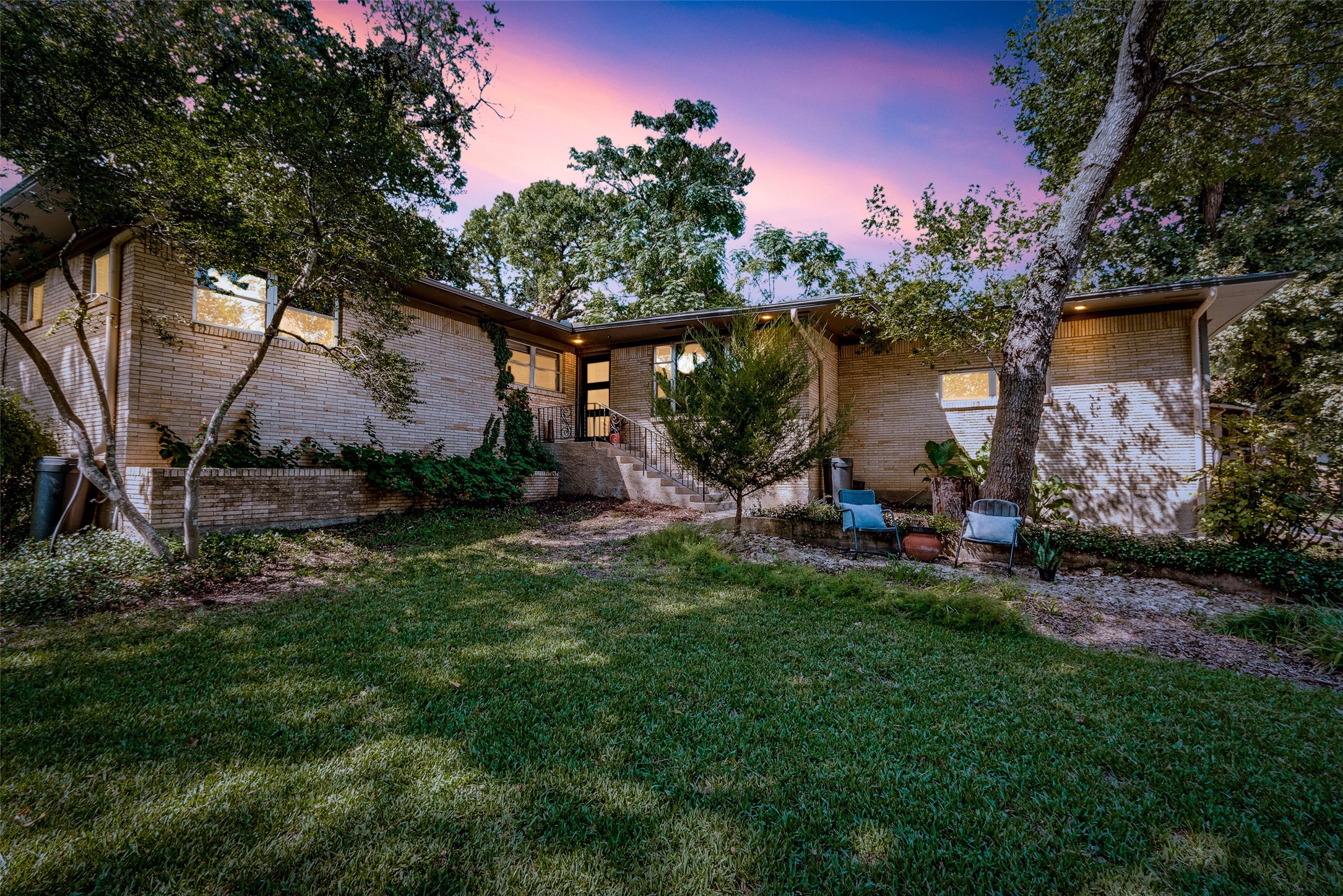 2546 W Five Mile Parkway Dallas TX 75233