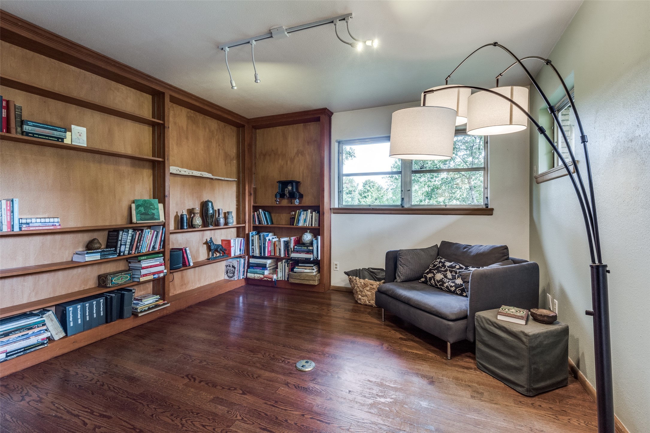 2546 W Five Mile Parkway Dallas TX 75233