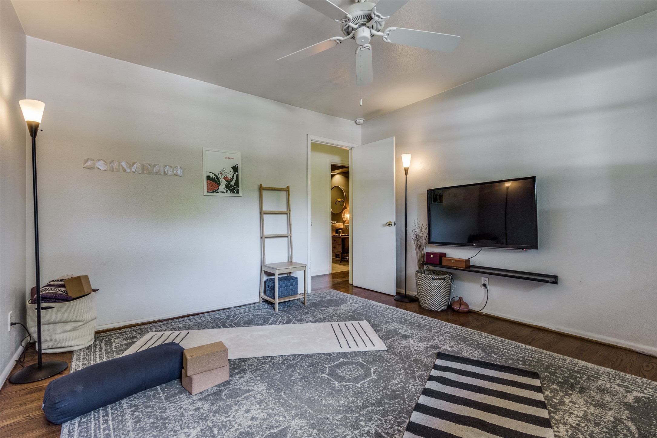 2546 W Five Mile Parkway Dallas TX 75233