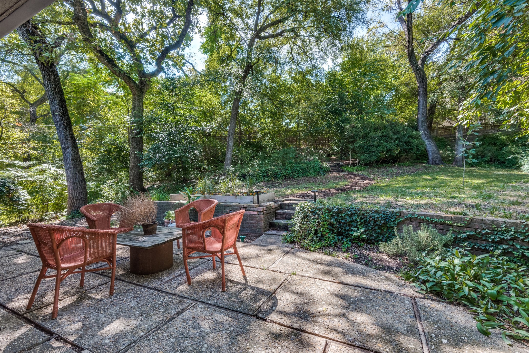 2546 W Five Mile Parkway Dallas TX 75233