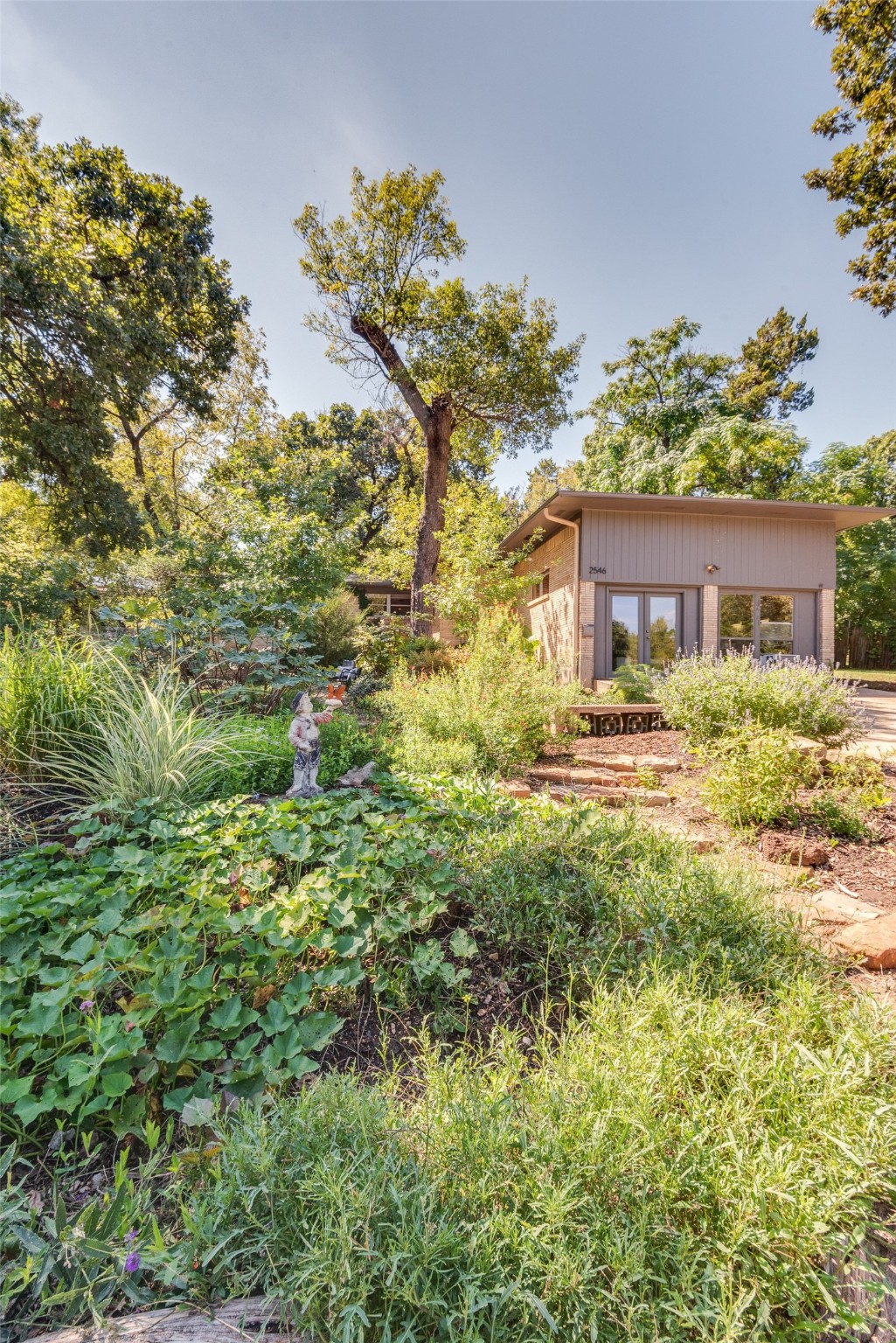 2546 W Five Mile Parkway Dallas TX 75233