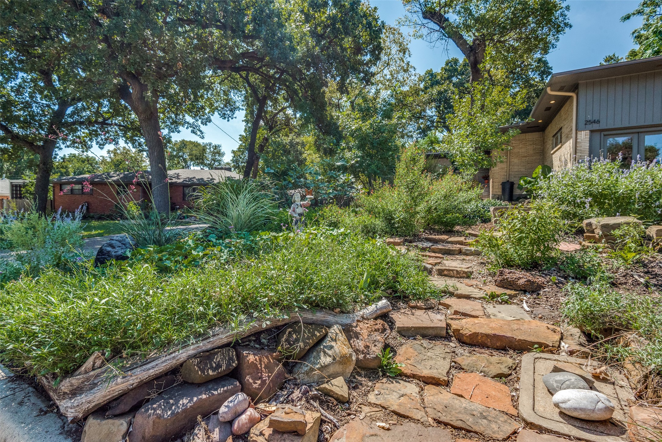 2546 W Five Mile Parkway Dallas TX 75233