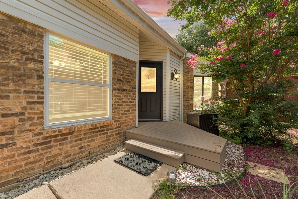 14826 Le Grande Drive Addison TX 75001