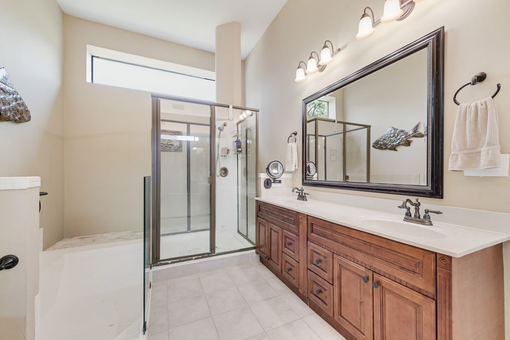 14826 Le Grande Drive Addison TX 75001