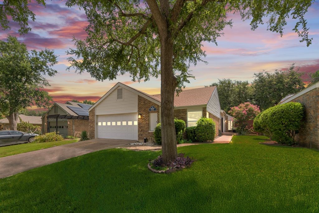 14826 Le Grande Drive Addison TX 75001