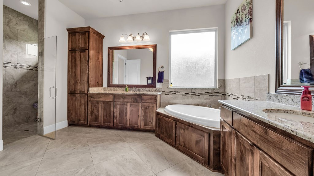225 Holly Lane Lucas TX 75002