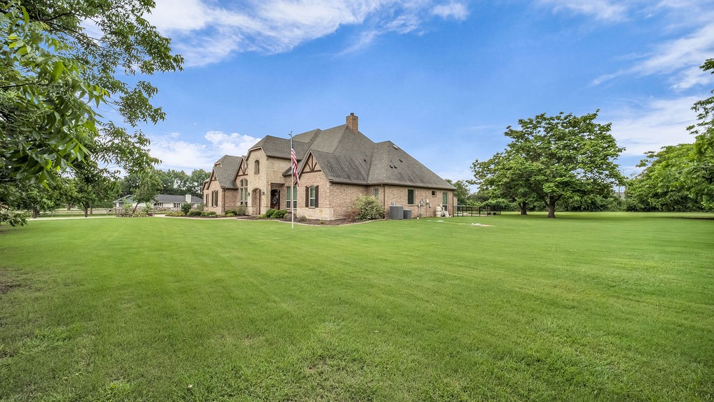 225 Holly Lane Lucas TX 75002