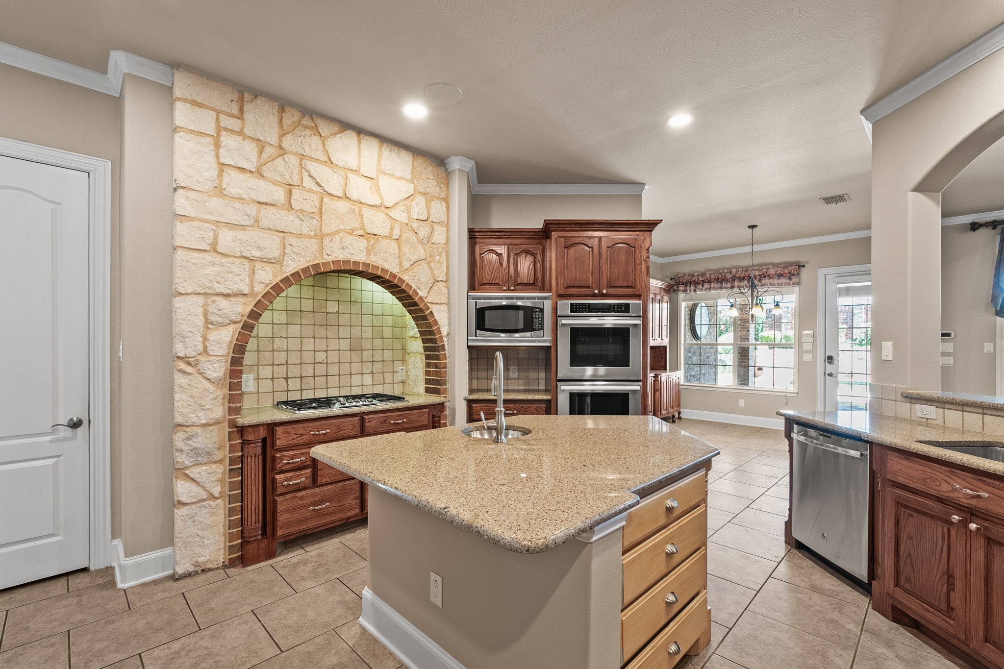 6 Kilchurn Garland TX 75044