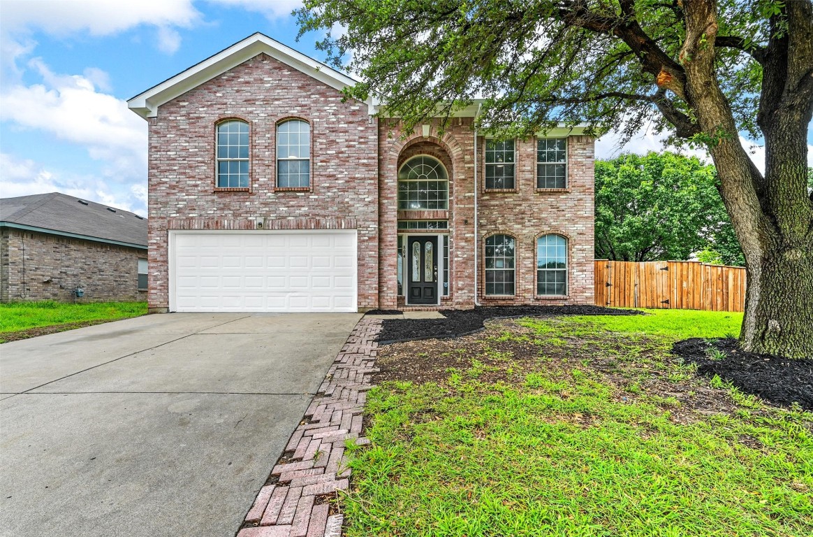 2804 Earle Drive Grand Prairie TX 75052