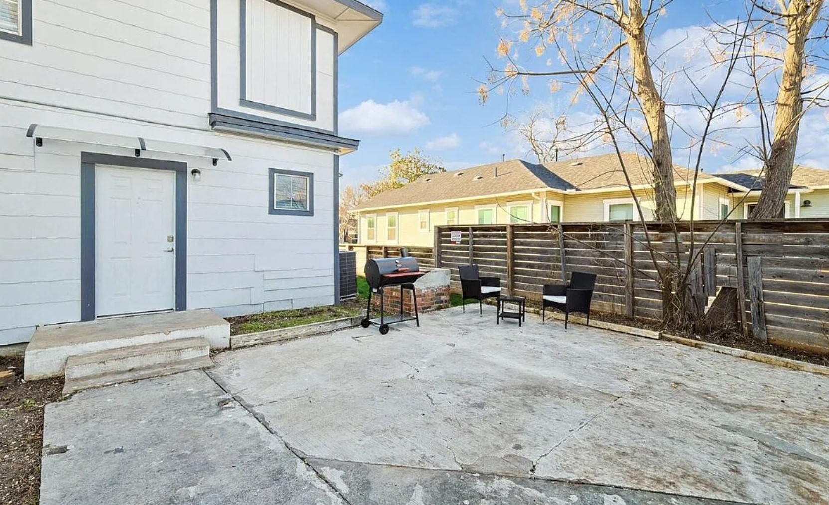 702 N Edgefield Avenue Dallas TX 75208