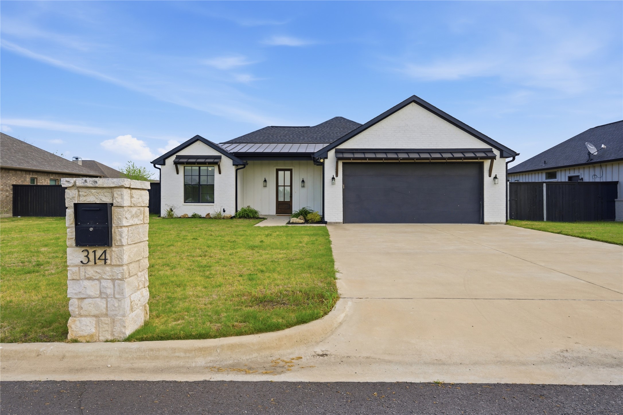 314 W James Street Mabank TX 75147