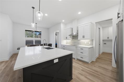 314 W James Street Mabank TX 75147