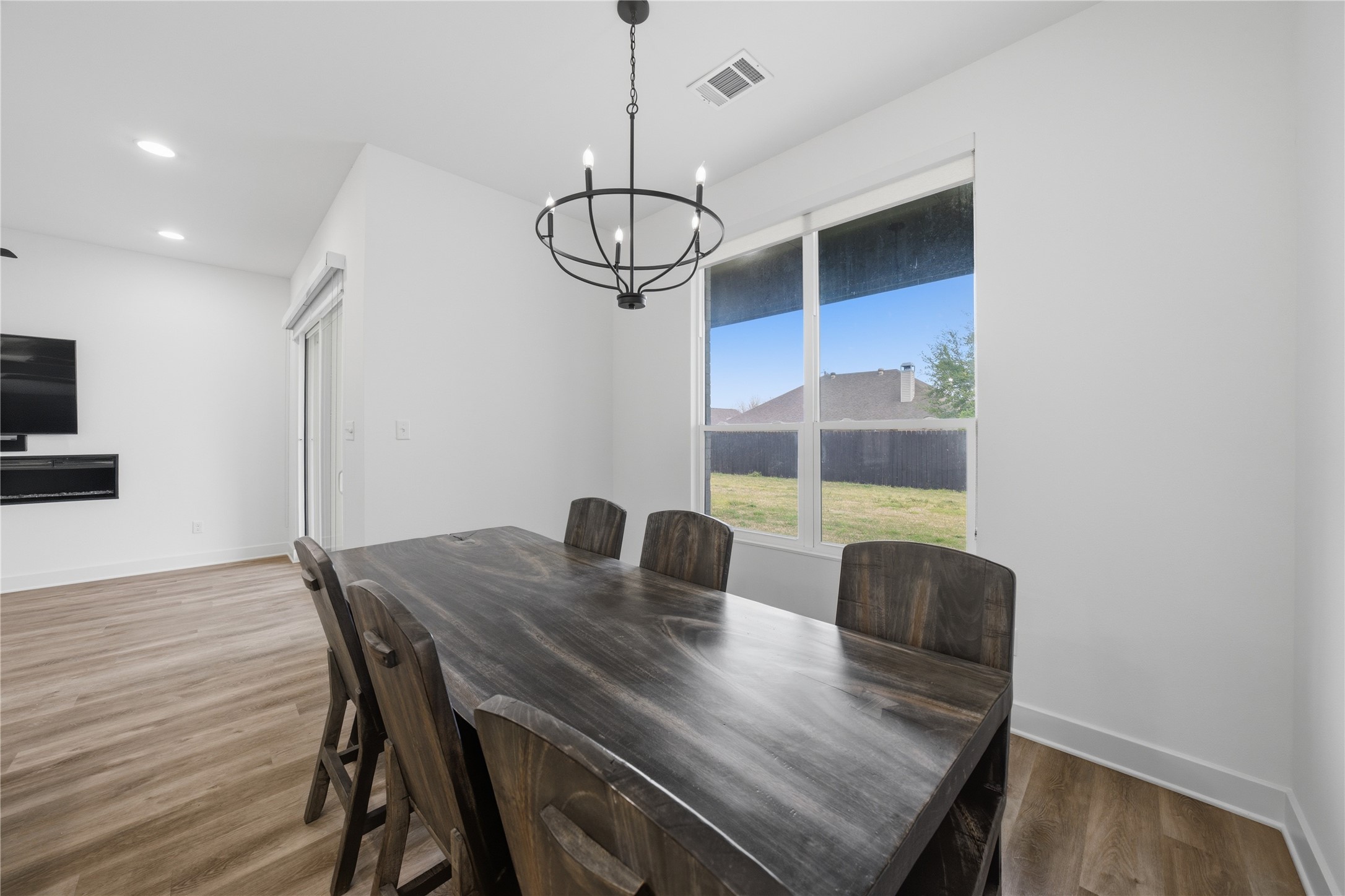 314 W James Street Mabank TX 75147