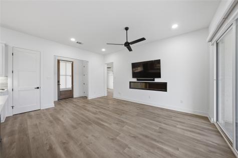 314 W James Street Mabank TX 75147