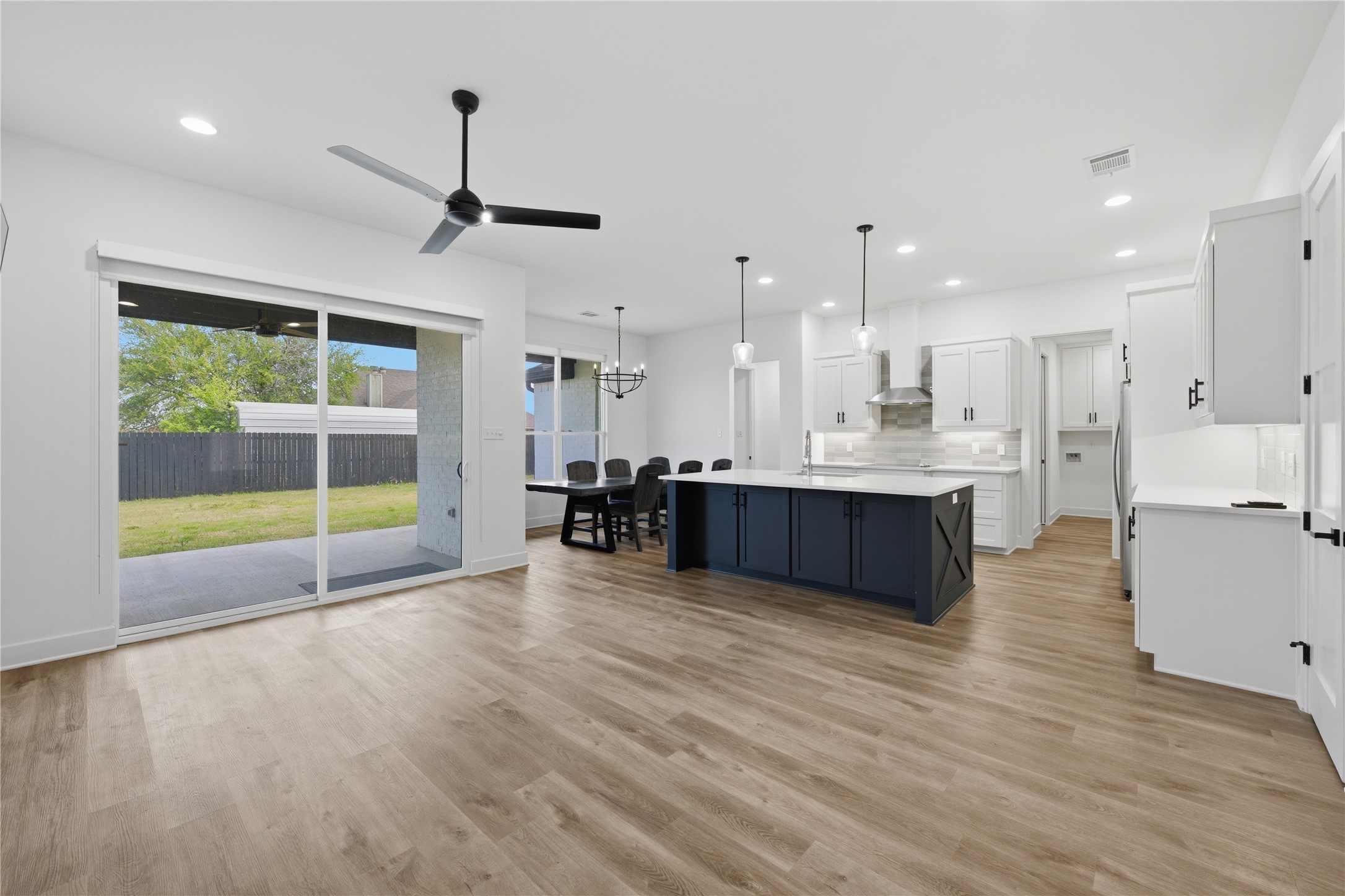 314 W James Street Mabank TX 75147
