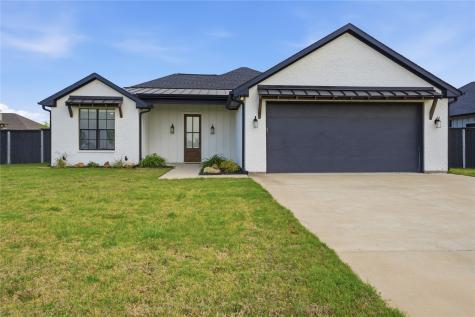 314 W James Street Mabank TX 75147