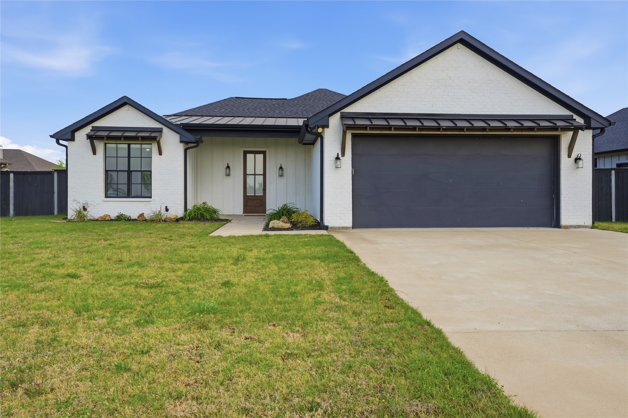 314 W James Street Mabank TX 75147