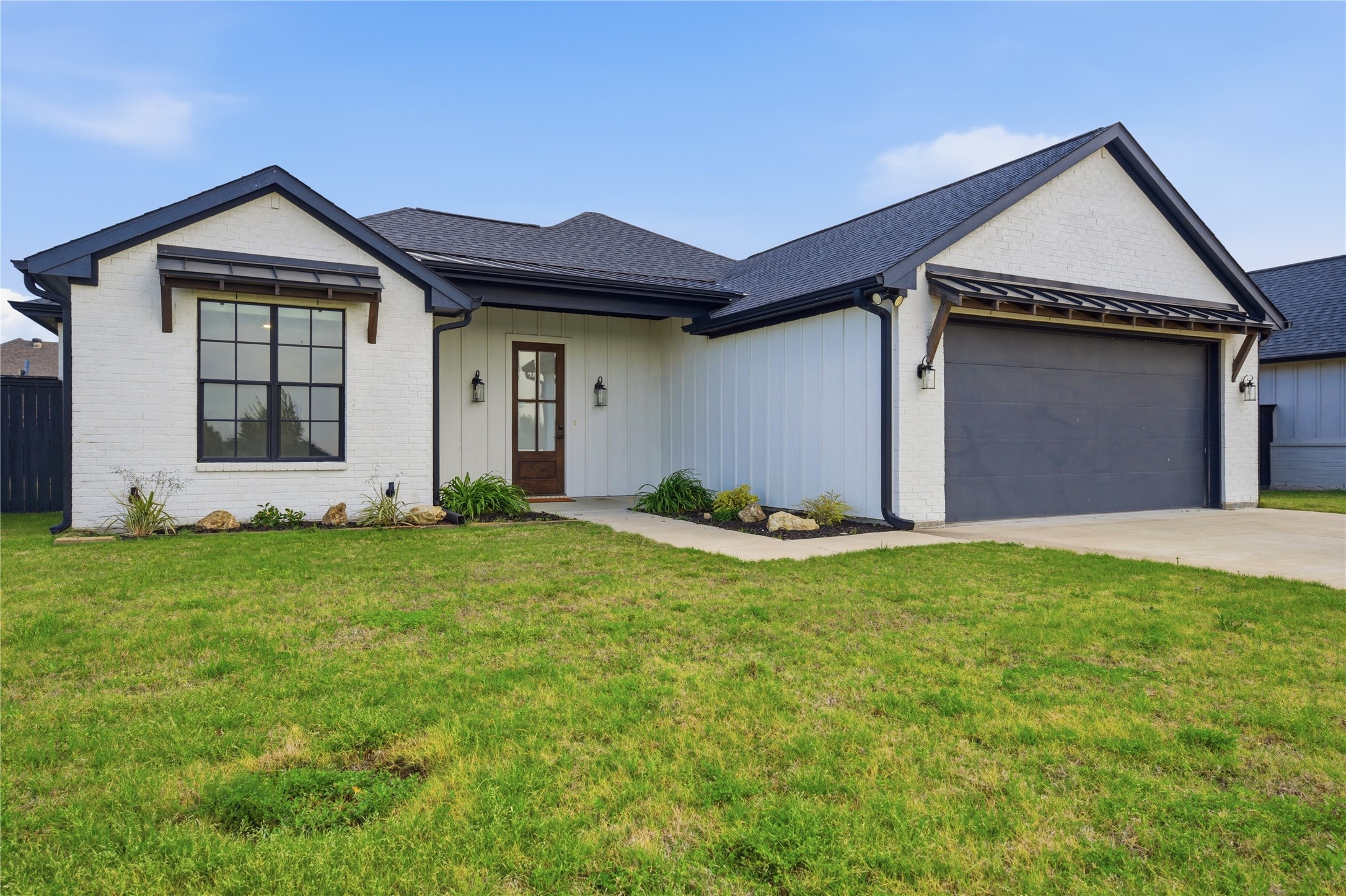 314 W James Street Mabank TX 75147