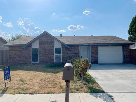 310 N Holiday Drive Grand Prairie TX 75052