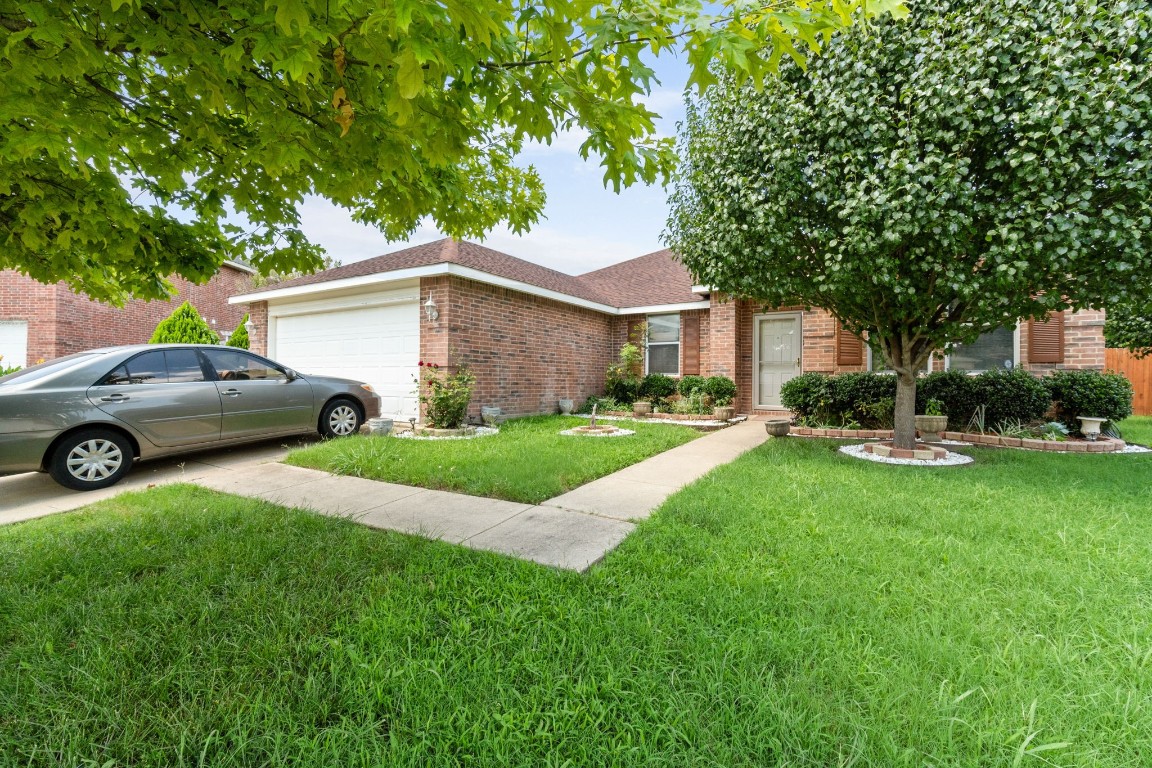 3304 Sweet Birch Grand Prairie TX 75052