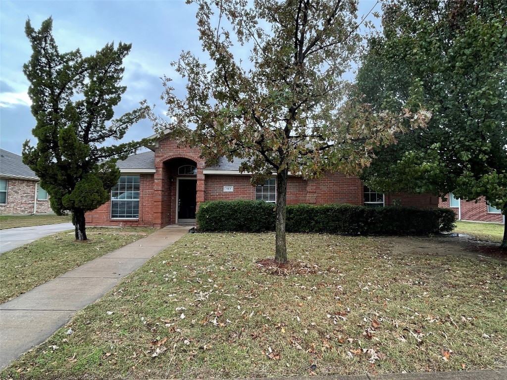 913 Urban Drive Desoto TX 75115