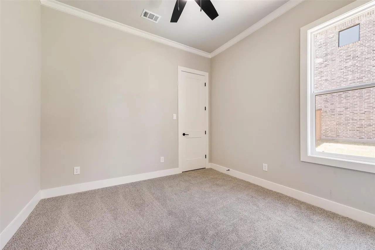 1327 Selby Road Van Alstyne TX 75495