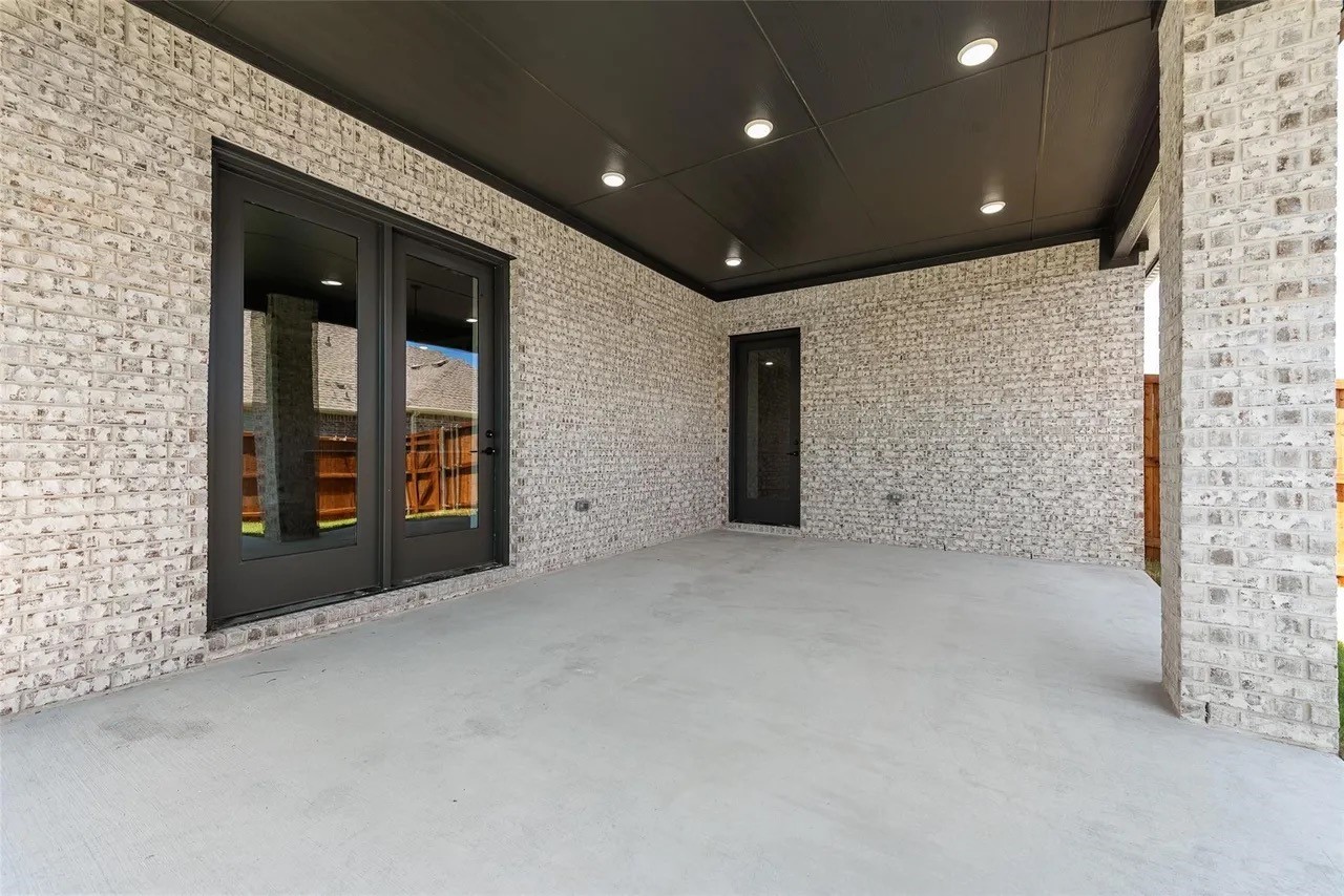 1327 Selby Road Van Alstyne TX 75495
