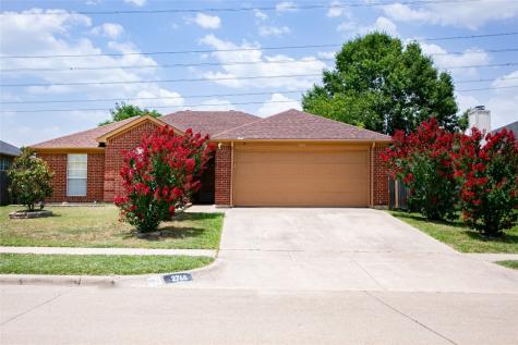 2746 Red Oak Drive Grand Prairie TX 75052