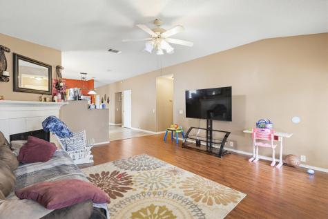 7007 Glenshire Drive Arlington TX 76002