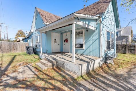 109 N Kouns Street Cleburne TX 76031