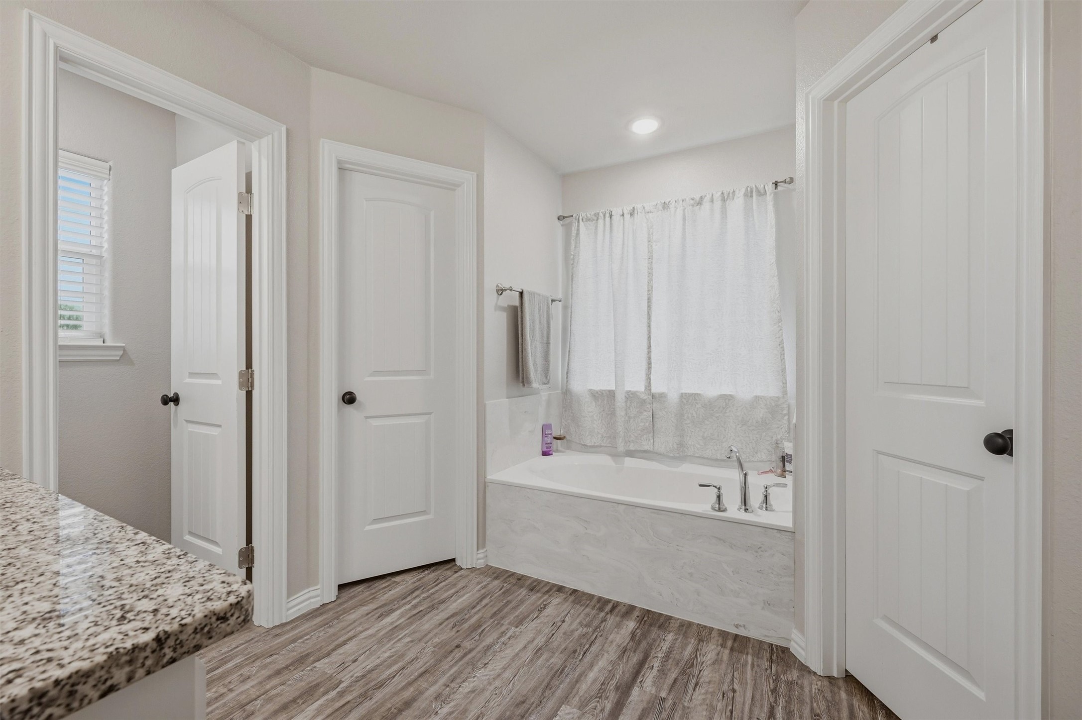 122 North Meadows Pottsboro TX 75076