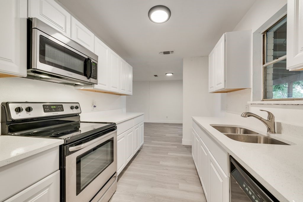 6048 Hillcrest Drive Watauga TX 76148
