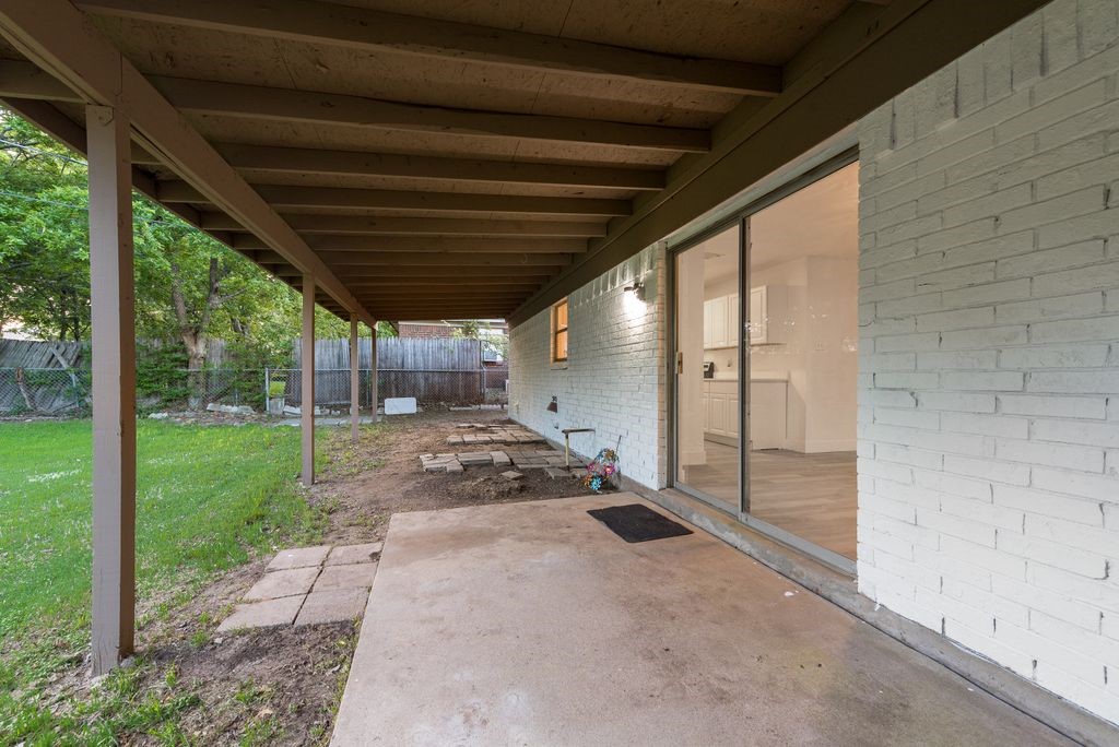 6048 Hillcrest Drive Watauga TX 76148
