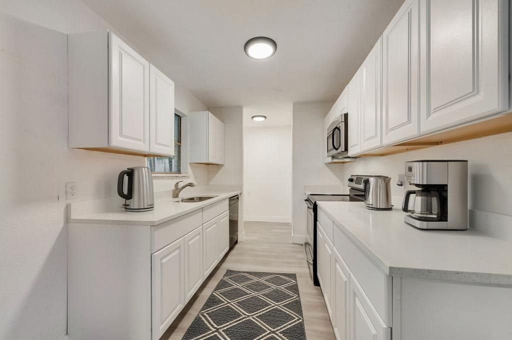 6048 Hillcrest Drive Watauga TX 76148