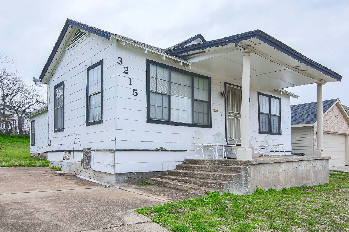 3215 Loving Avenue Fort Worth TX 76106